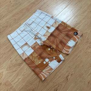 Wave Life Men Fly-Dry Brown White Check Floral Boardshorts Swim Trunks
